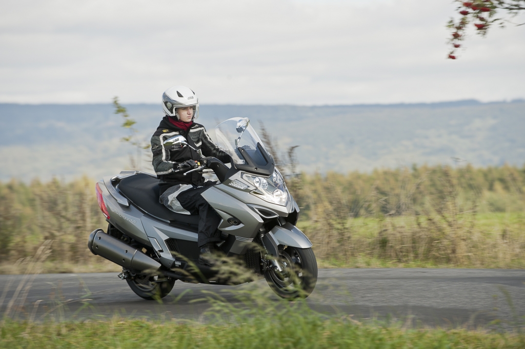 Kymco MyRoad 700i: Mega-Maxi