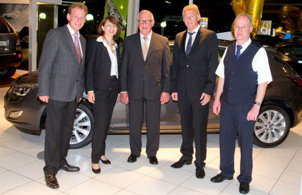 Opel-Autohaus-Nienhaus feiert 50. Geburtstag