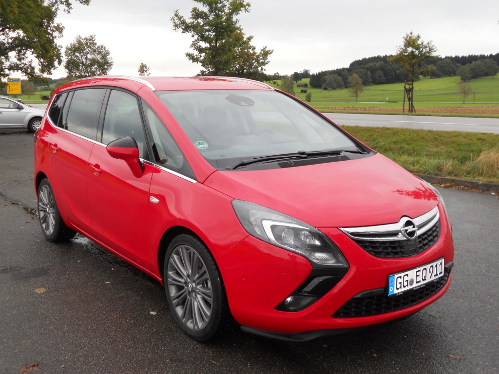 Opel Zafira Tourer.