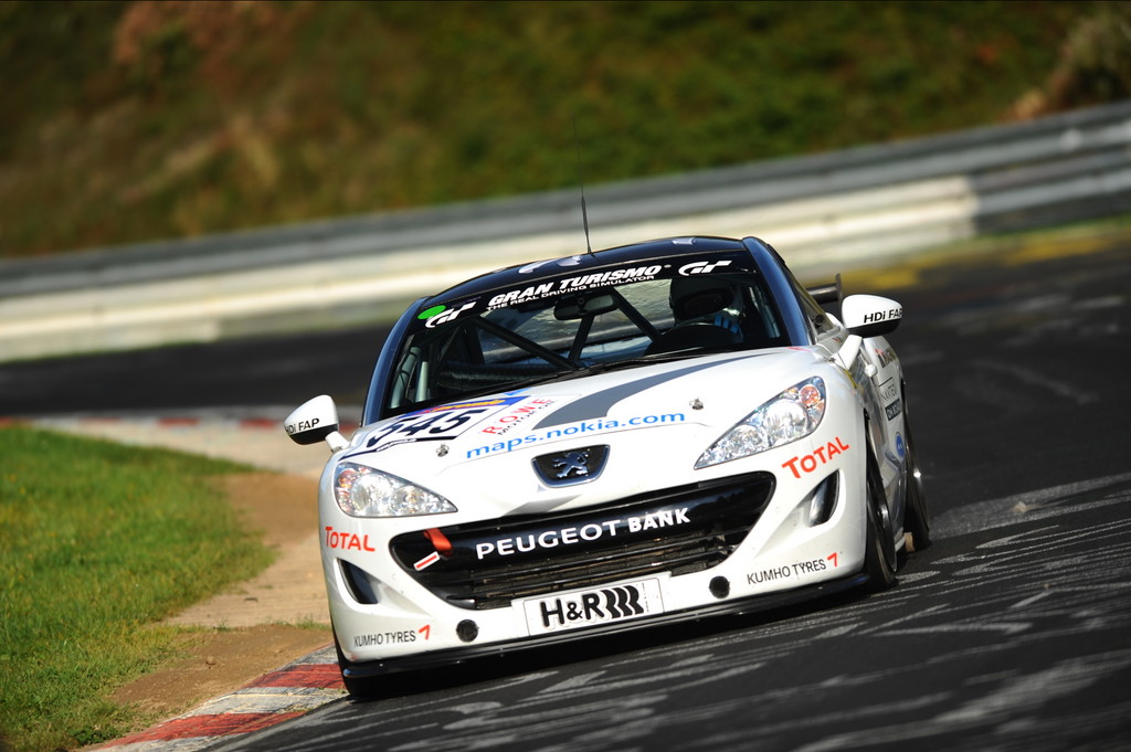 Peugeot RCZ von Michael Bohrer, Jürgen Nett und Stéphane Caillet.