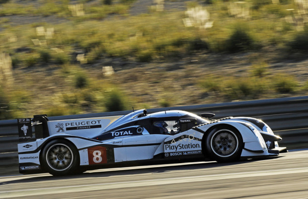 Peugeot testet 908 Hybrid4