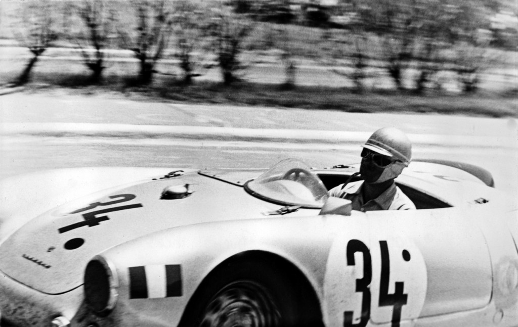 Porsche Typ 550 Spyder in Buenos Aires (1000 km) 1954, Person Jaroslav Juhan, Sieger der Sportwagenklasse bis 1500 ccm, 9. Platz im Gesamtklassement.