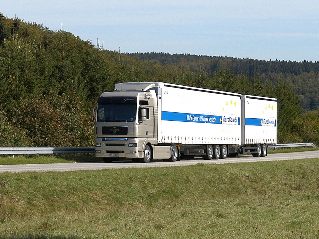 Software von PTV visualisiert Straßen für Lang-Lkw