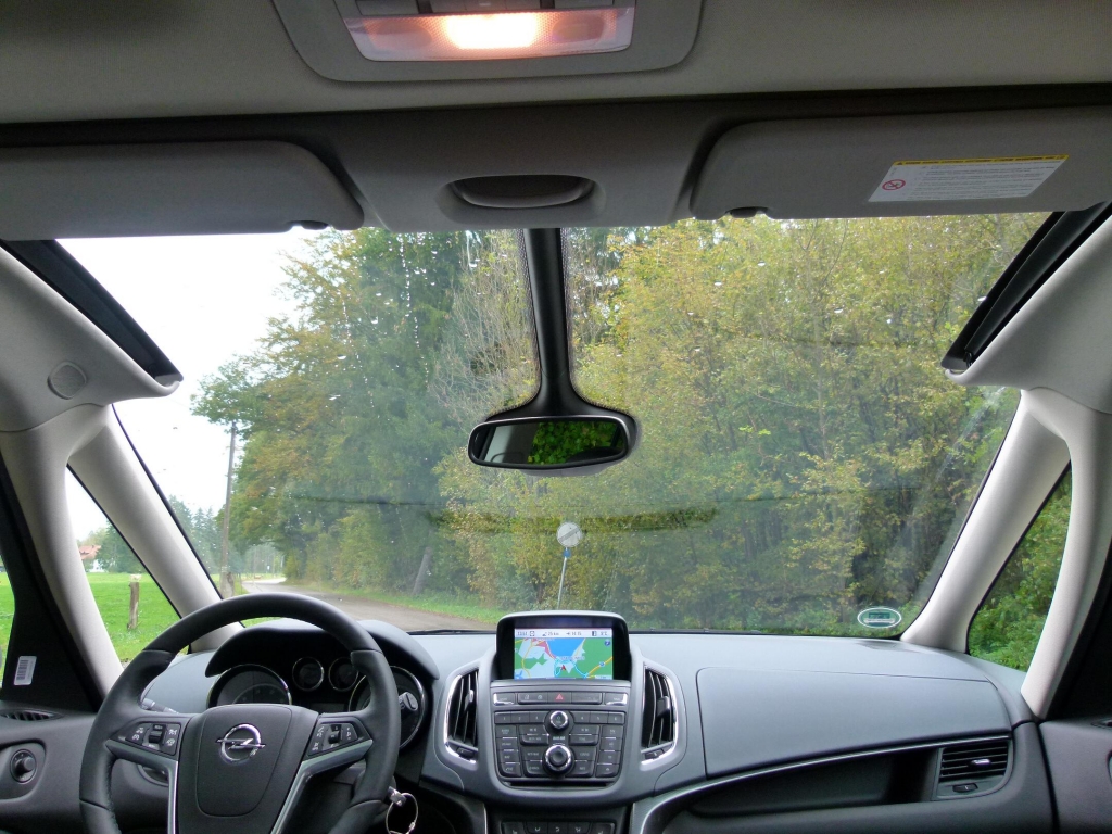 Test Opel Zafira Tourer: Der fährt auch alleine ...
