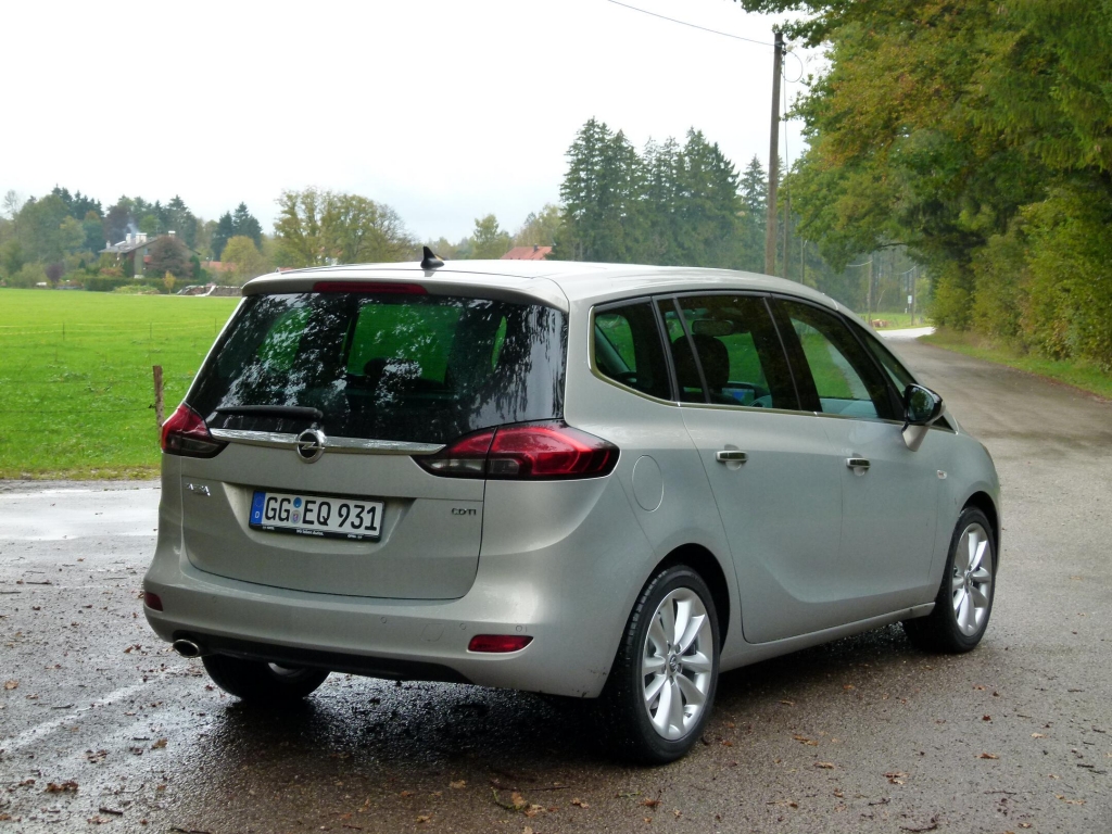 Test Opel Zafira Tourer: Der fährt auch alleine ...