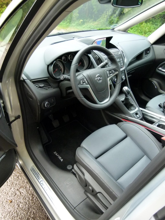 Test Opel Zafira Tourer: Der fährt auch alleine ...
