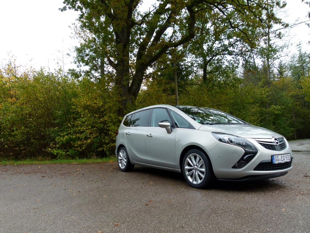 Test Opel Zafira Tourer: Der fährt auch alleine ...