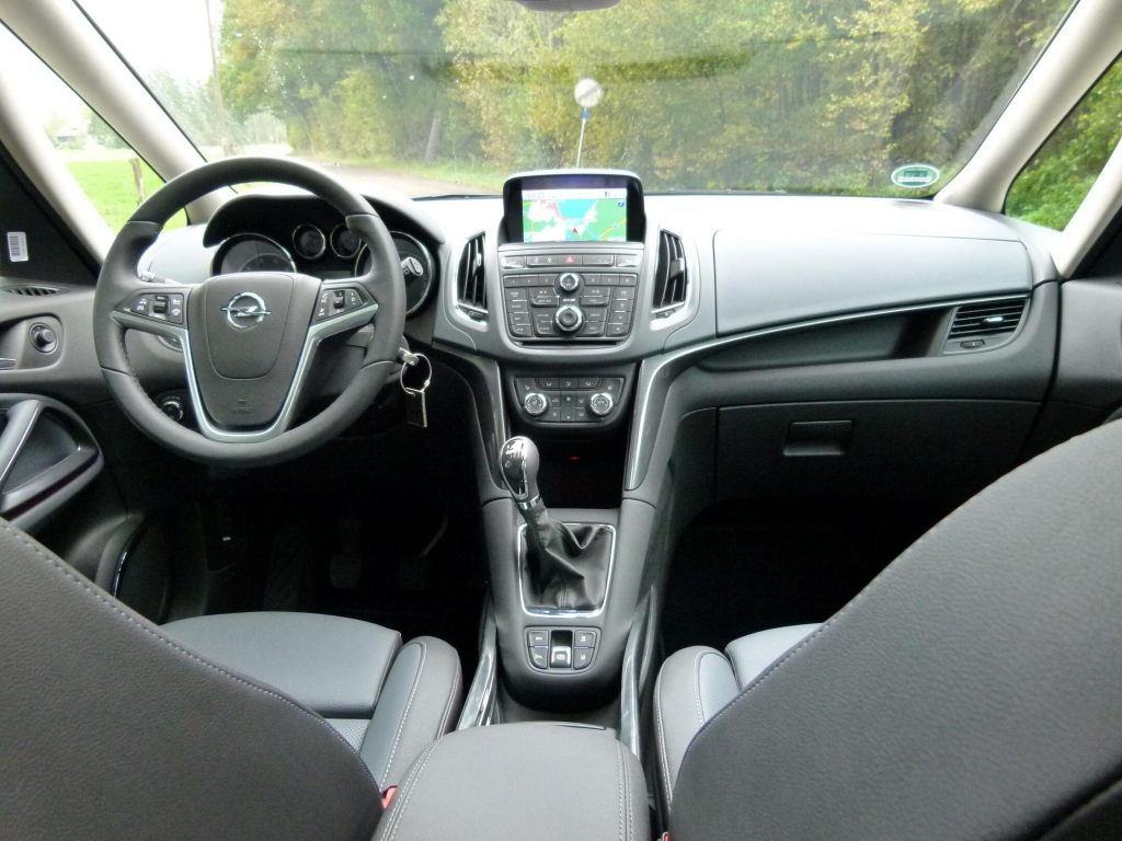 Test Opel Zafira Tourer: Der fährt auch alleine ...