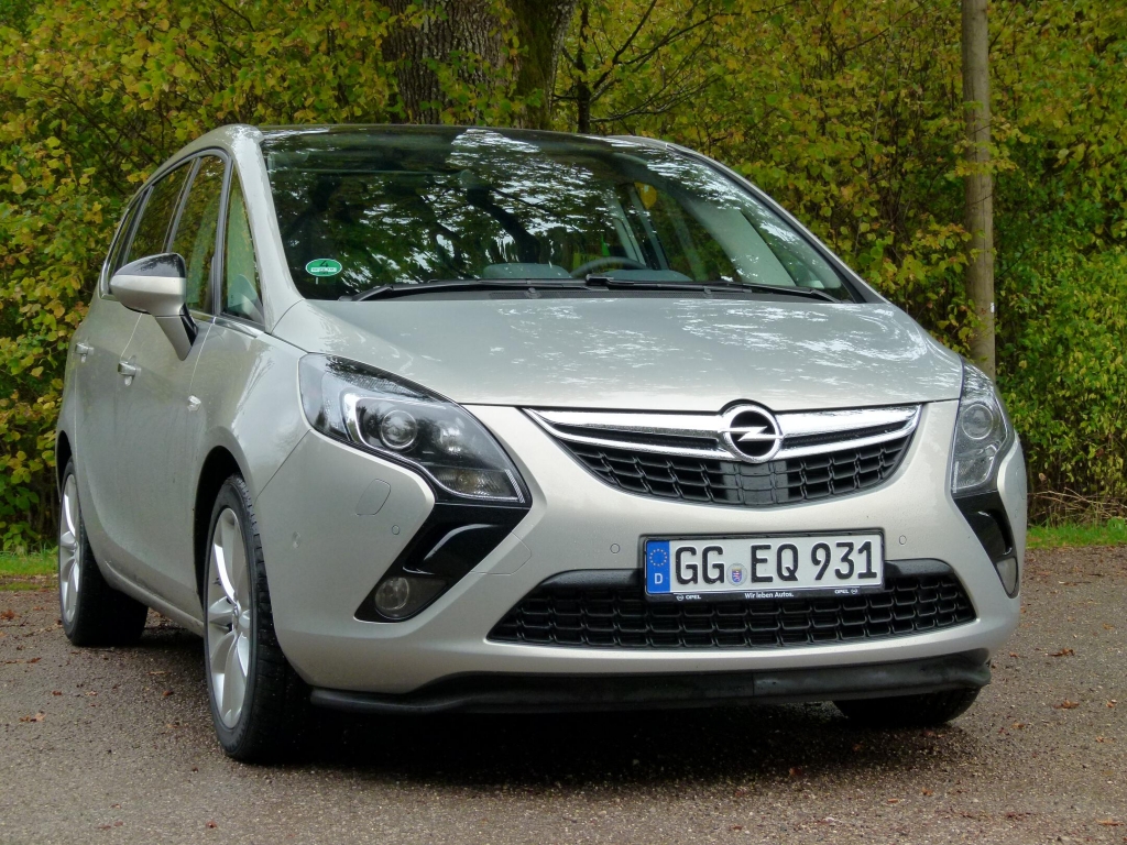 Test Opel Zafira Tourer: Der fährt auch alleine ...