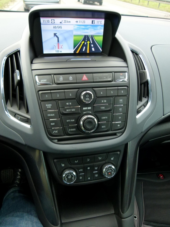 Test Opel Zafira Tourer: Der fährt auch alleine ...