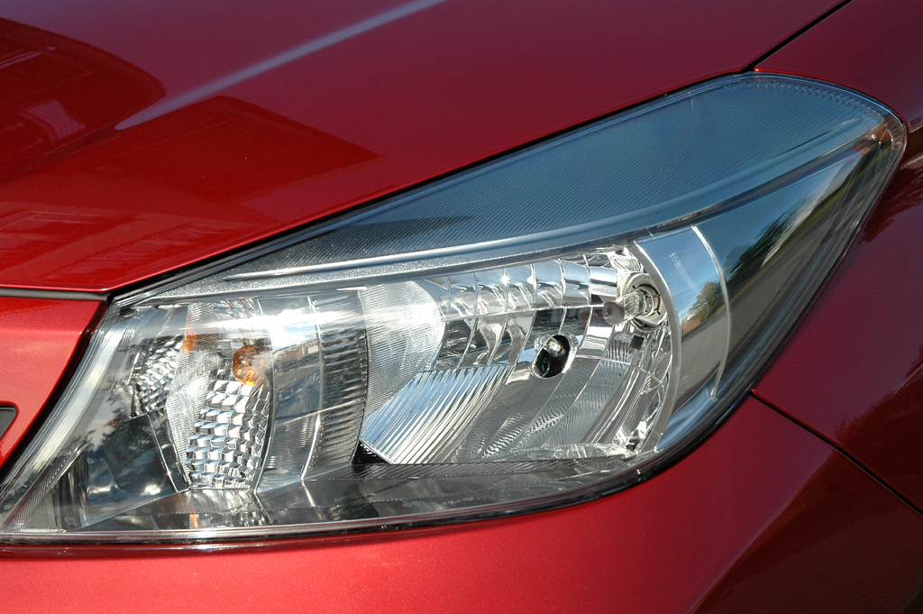 Toyota Yaris: Moderne Leuchteinheit vorn. 