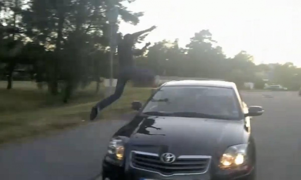 Verrückt - Car Jump statt Hürdenlauf