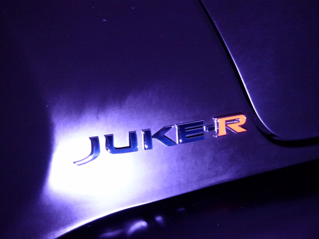 Weltpremiere Nissan Juke-R - Schwarzer Kugelblitz mit 480 PS