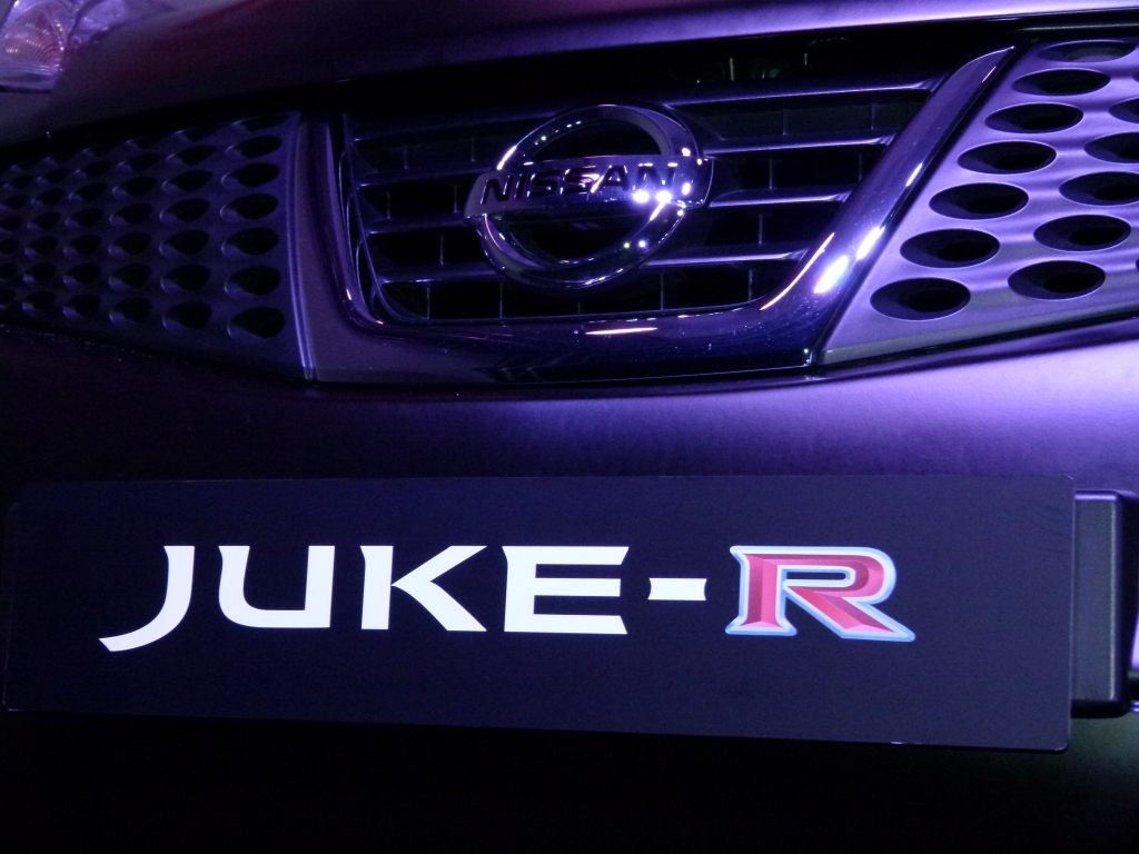 Weltpremiere Nissan Juke-R - Schwarzer Kugelblitz mit 480 PS