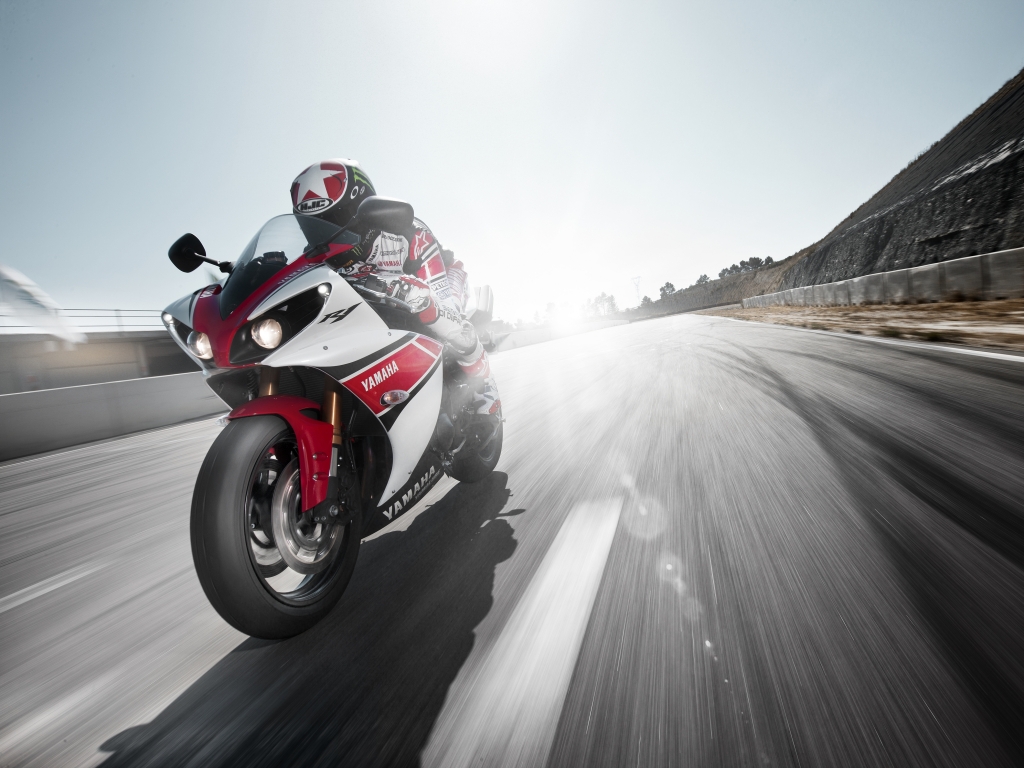 Yamaha YZF-R1 2012: Vorzeigesportler im Detail verfeinert