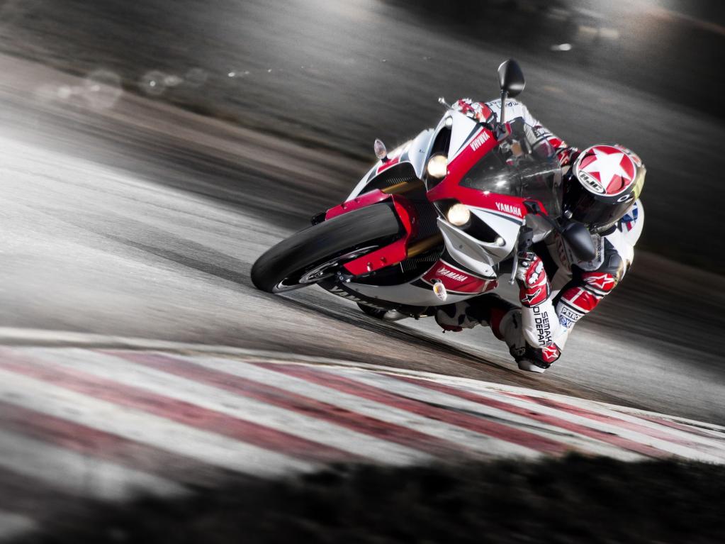 Yamaha YZF-R1 2012: Vorzeigesportler im Detail verfeinert