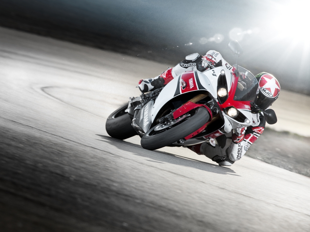 Yamaha YZF-R1 2012: Vorzeigesportler im Detail verfeinert
