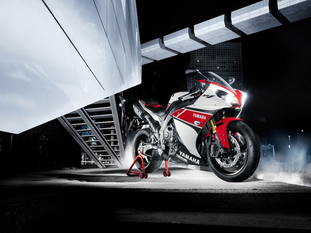 Yamaha YZF-R1 2012: Vorzeigesportler im Detail verfeinert