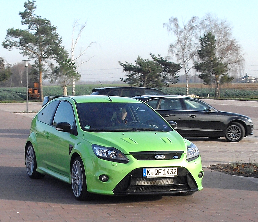 ... stehen sportliche Modelle wie der Focus RS der Marke gegenüber.