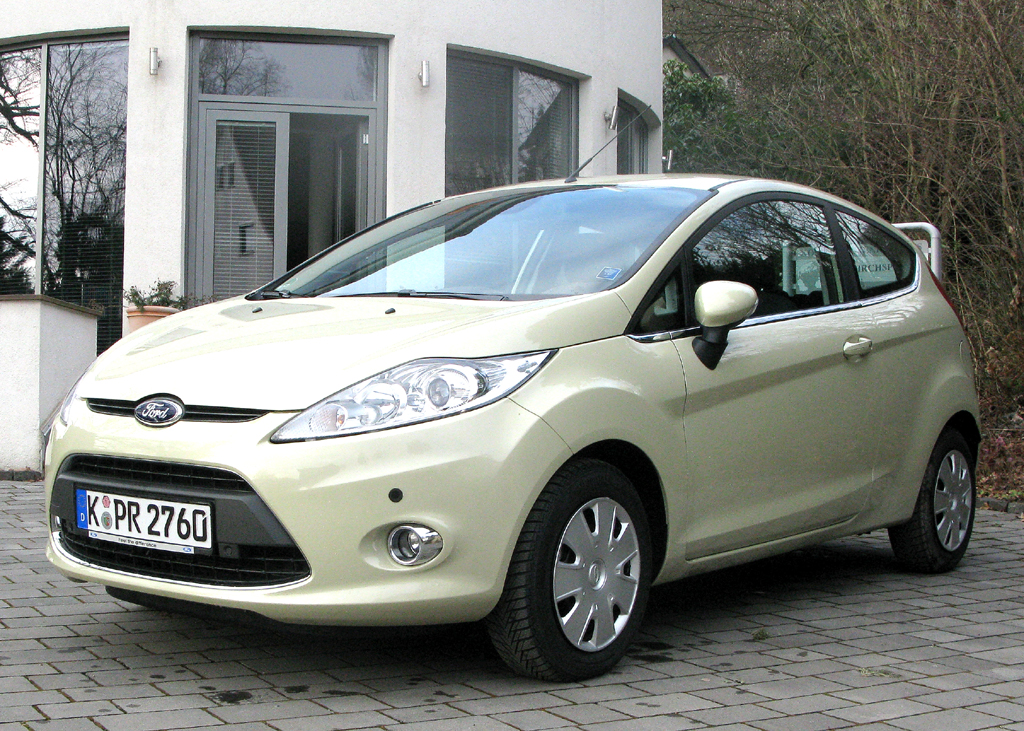 ... und der gleich darunter positionierte Kleinwagen Fiesta.
