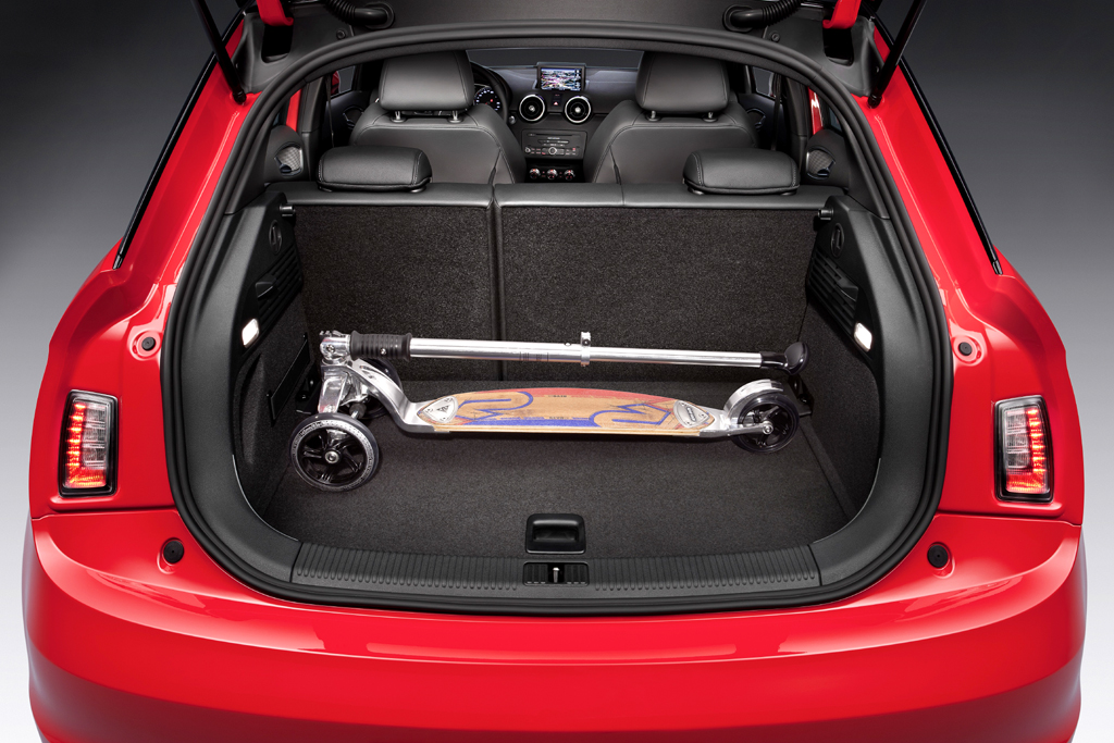 Audi A1 Sportback: Heck-/Seitenansicht. 