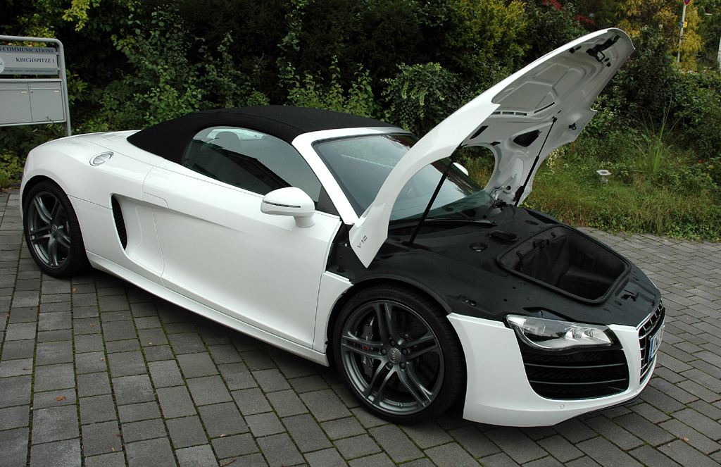 Audi R8 Spyder: Der kleine 100-Liter-Kofferraum ist vorn untergerbacht. 