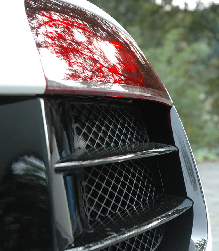 Audi R8 Spyder: Moderne Leuchteinheit hinten auf der Beifahrerseite. 