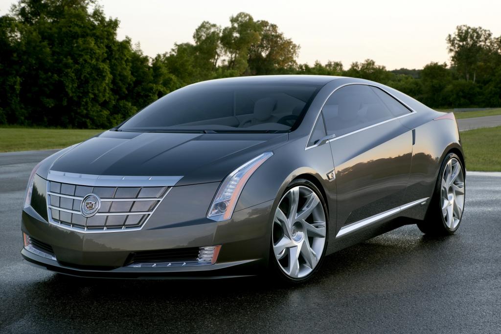 Auf Basis des Elektrofahrzeugs Chevrolet Volt erscheint um 2014 ein flacher Cadillac-Sportwagen namens ELR