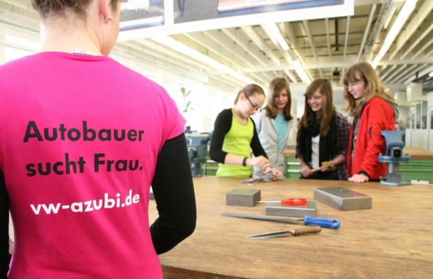Autobauer sucht Frau: Berufsinformationstage bei Volkswagen Nutzfahrzeuge