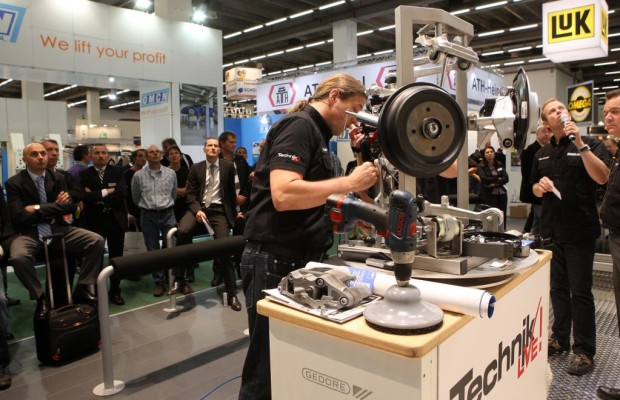 Automechanika 2012: Energie- und Mobilitätskonzepte der Zukunft