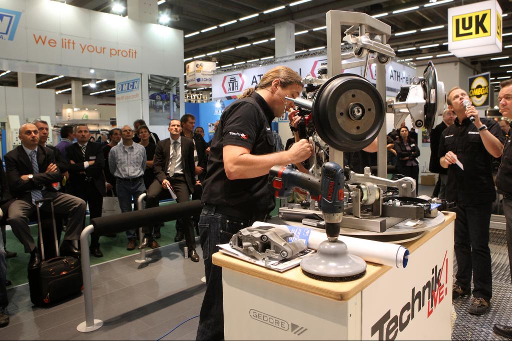 Automechanika 2012: Energie- und Mobilitätskonzepte der Zukunft
