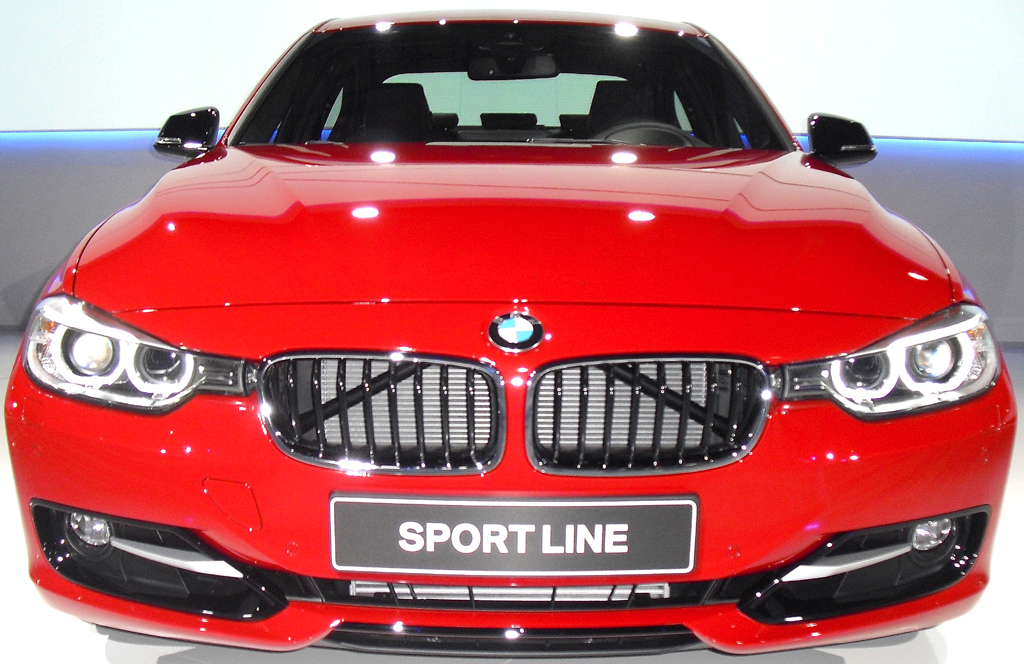 BMW 3er: Blick auf die Frontpartie der Limousine. 