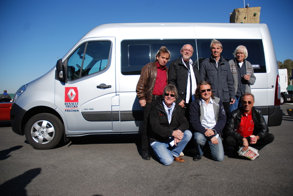 Bläck Fööss fahren Renault Master