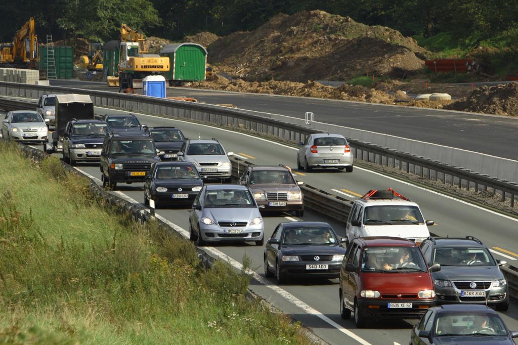 Breitere Baustellen-Fahrspuren ab 2012 - Zehn Zentimeter mehr