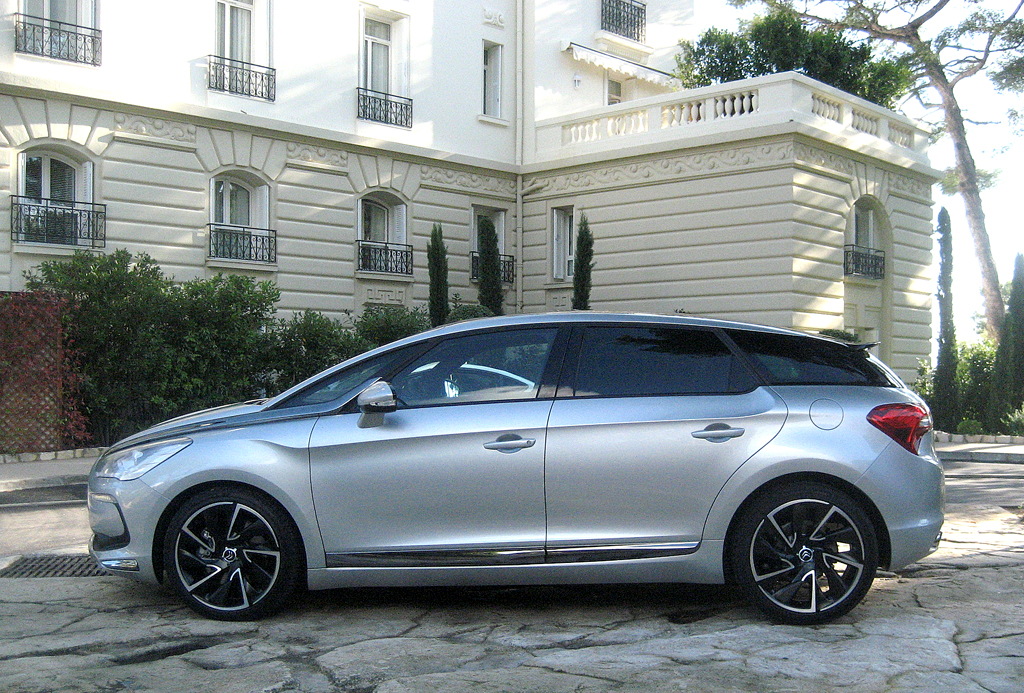 Citroën DS5: Und so dynamisch sieht der Fünftürer von der Seite aus.