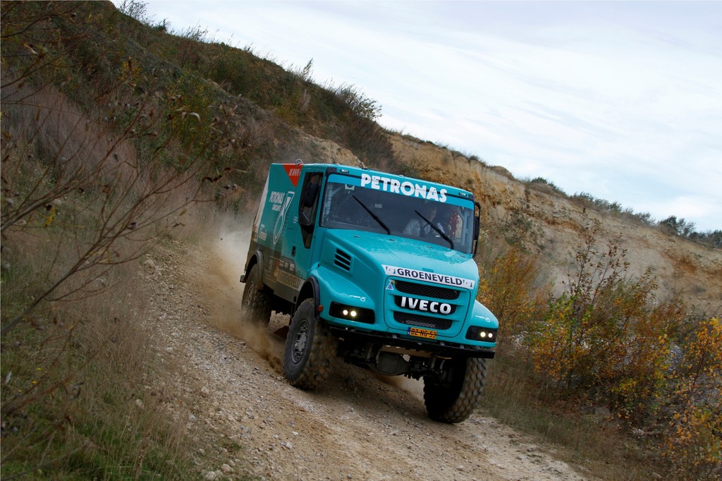 Dakar 2012: Fünf Iveco gegen Kamaz