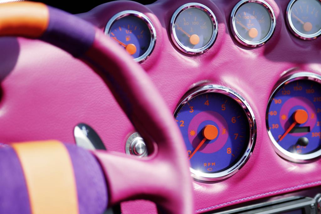 Das farbliche Leitmotiv der 18 einzelnen Wiesmann Roadster MF3 Final Edition setzt sich von außen nach innen fort. 
