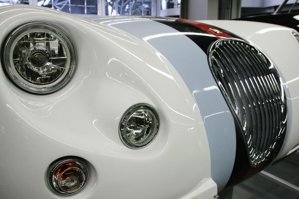Die Bauzeit des Wiesmann Roadster MF3 geht mit einer 18 Exemplare zählenden Sonderserie 