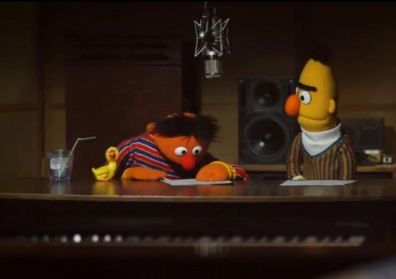 Ernie und Bert bei ihren Aufnahmen als neue Navi