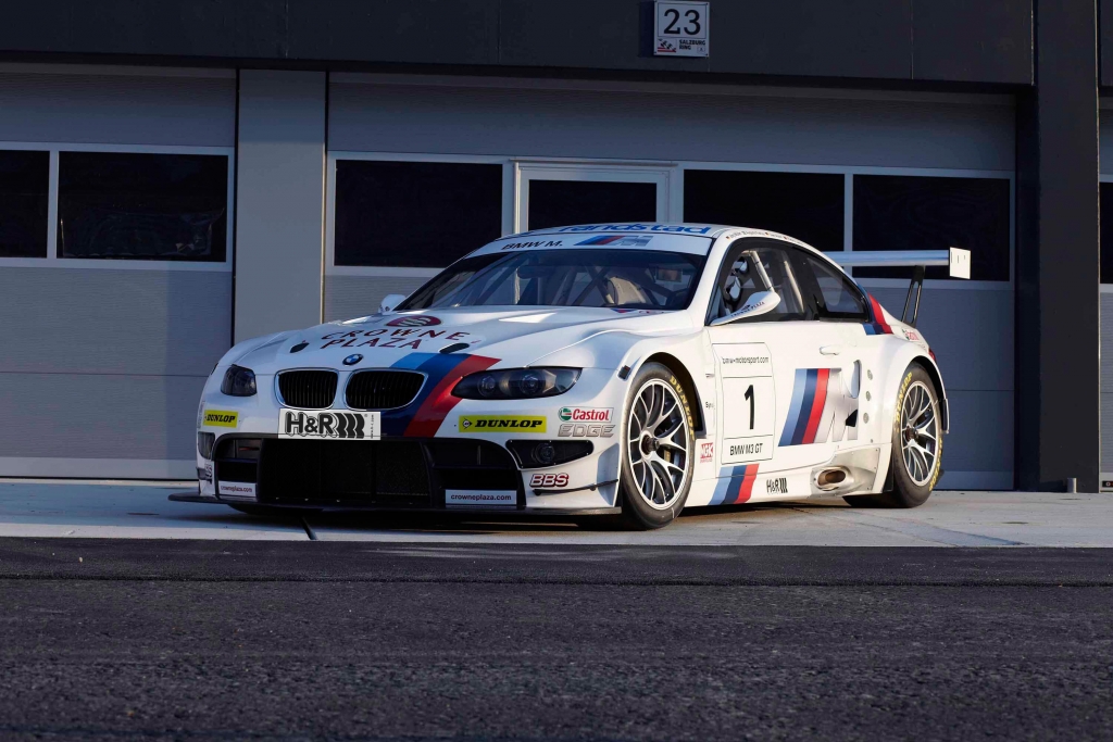 Essen Motor Show 2011: H&R präsentiert Rennfahrzeuge, Straßenboliden und Klassiker