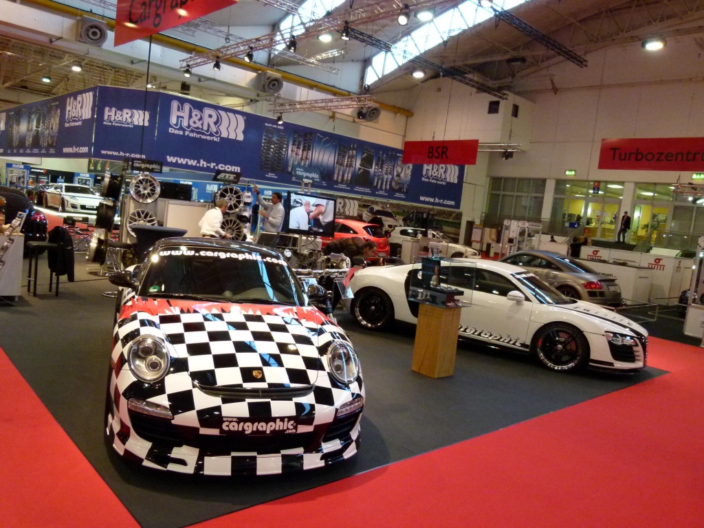 Essen Motor Show 2011: H&R präsentiert Rennfahrzeuge, Straßenboliden und Klassiker