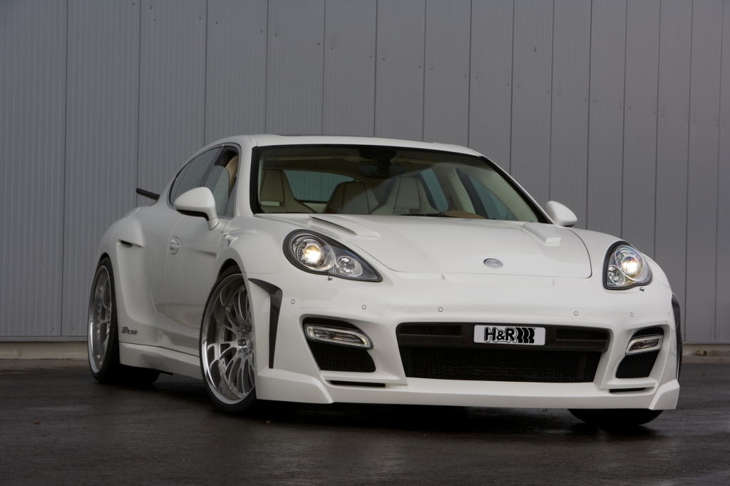 Essen Motor Show 2011: H&R präsentiert Rennfahrzeuge, Straßenboliden und Klassiker