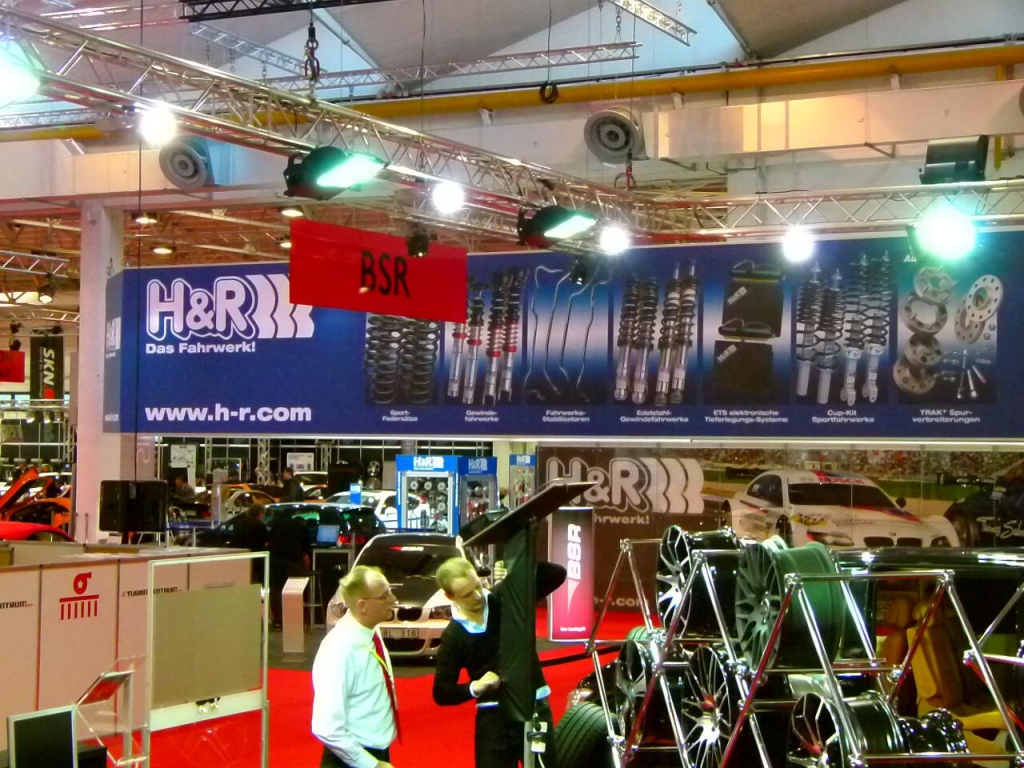 Essen Motor Show 2011: H&R präsentiert Rennfahrzeuge, Straßenboliden und Klassiker