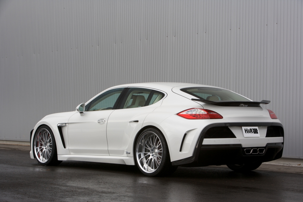 Essen Motor Show 2011: H&R präsentiert Rennfahrzeuge, Straßenboliden und Klassiker