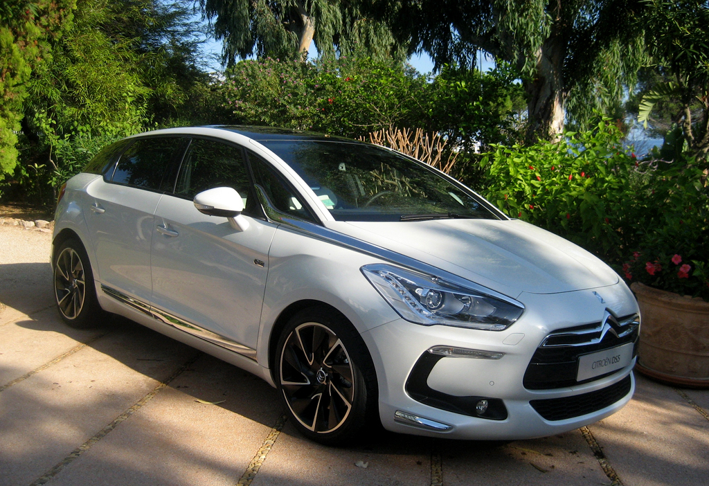 Extravaganz à la française: Citroëns neuer DS5 auch als Diesel-Vollhybrid