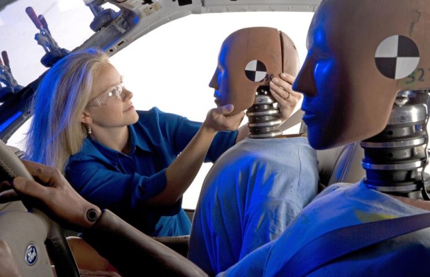 Ford entwickelt ersten virtuellen Kinder-Dummy