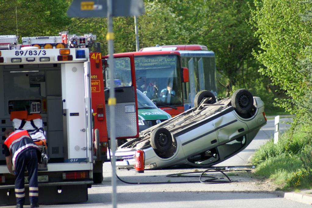 Höhere Deckungssumme bei Kfz-Versicherung gefordert