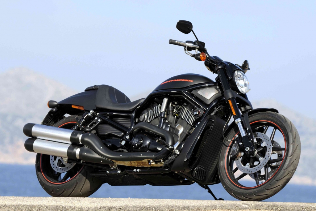 Harley: Mit zwei neuen V-Rod dynamisch ins neue Jahr