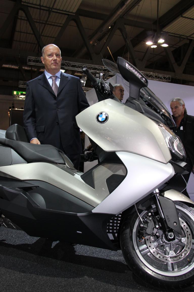 Hendrik von Kuenheim, Leiter BMW Motorrad bei der Weltpremiere der Motorroller C 600 Sport und C 650 GT, will im Rollermarkt noch weitere Duftnoten setzen. 