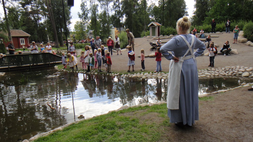 Holzhaus-Idylle im Themenpark.